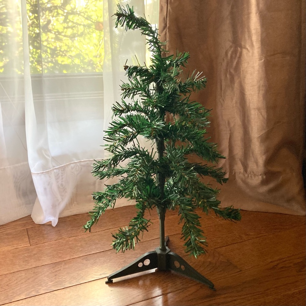 NEW Mini Green Christmas Tree and Base Stand Artificial 18 inch Small Tabletop